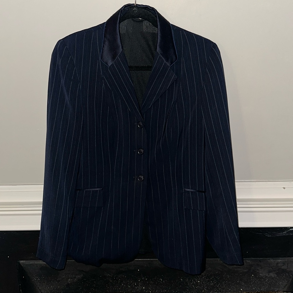 GRAND PRIX WASHABLE SHOWCOAT EURO 14 slim. Navy pinstripe